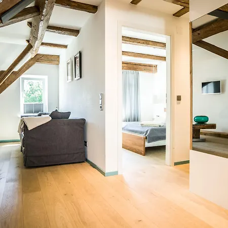 Restaurant-hotel Maien 罗拉赫