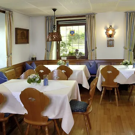 Restaurant-hotel Maien 3* 罗拉赫