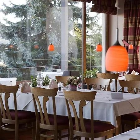 Restaurant-hotel Maien 3*